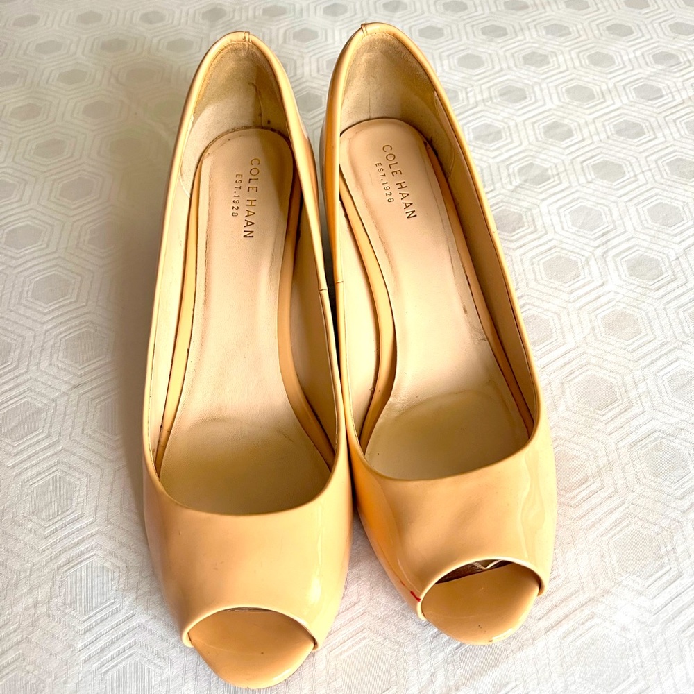 Cole Haan Sadie Peep-Toe Wedge Pumps size 7,5